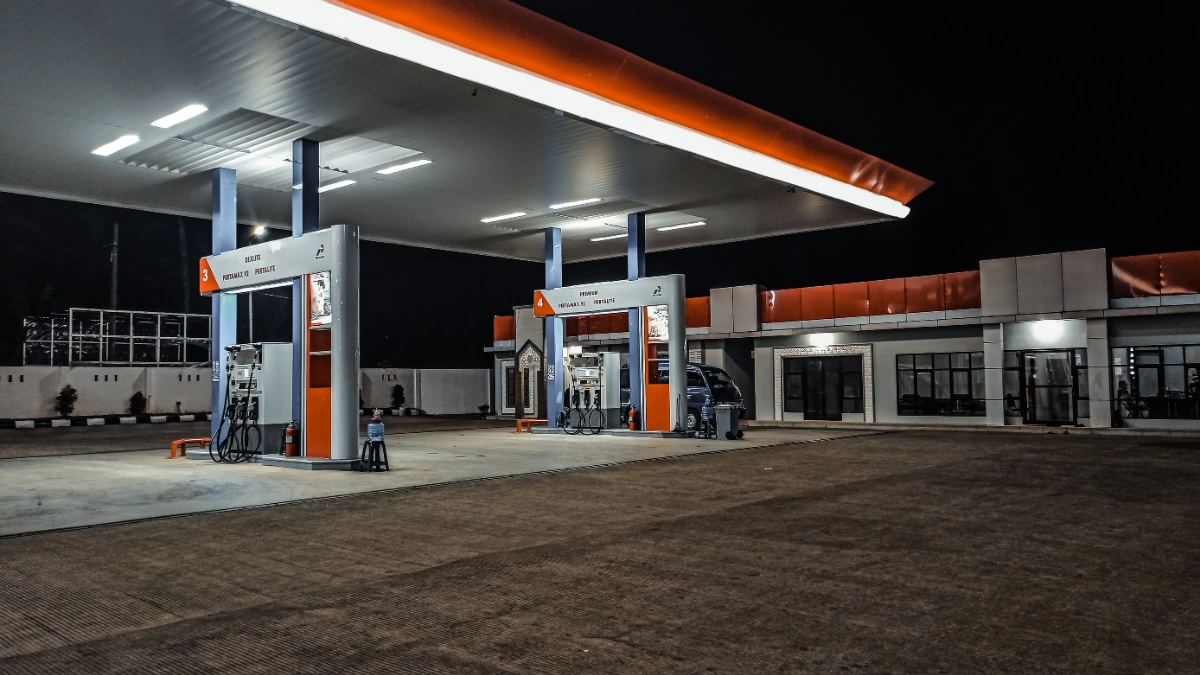 Petrol Falls to Rs398.30, Diesel Rises to Rs396.24